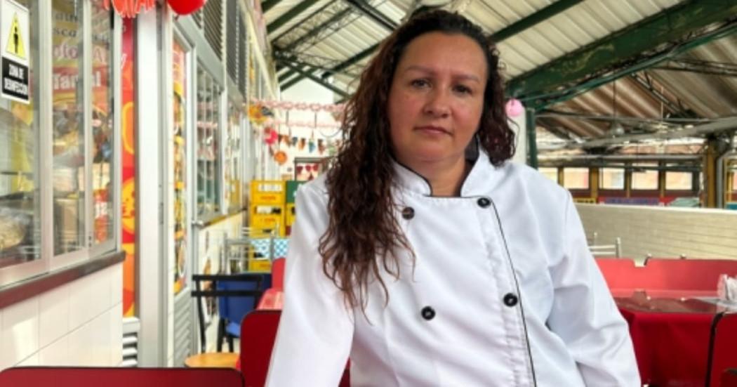 Mireya López, heredó las recetas de su mamá y hoy conquista comensales en la Plaza Distrital de Mercado 20 de Julio.