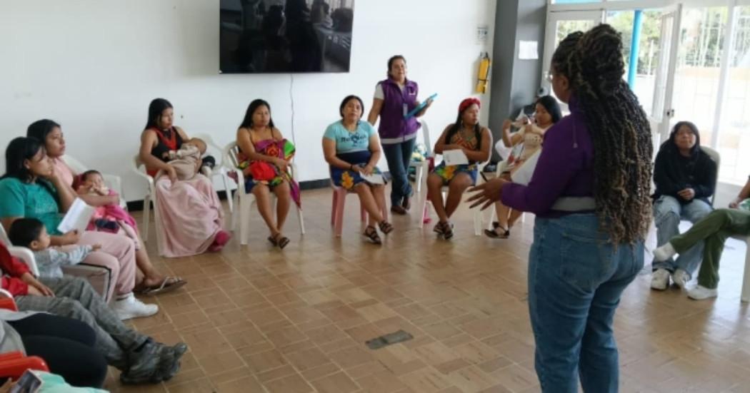 Foto de mujeres Emberá durante el espacio de participación en San Cristóbal, suroriente de Bogotá. 