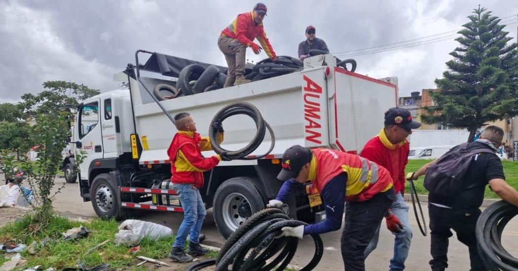 Foto de la jornada de 'Llantatón', realizada en Fontibón, al occidente de Bogotá.
