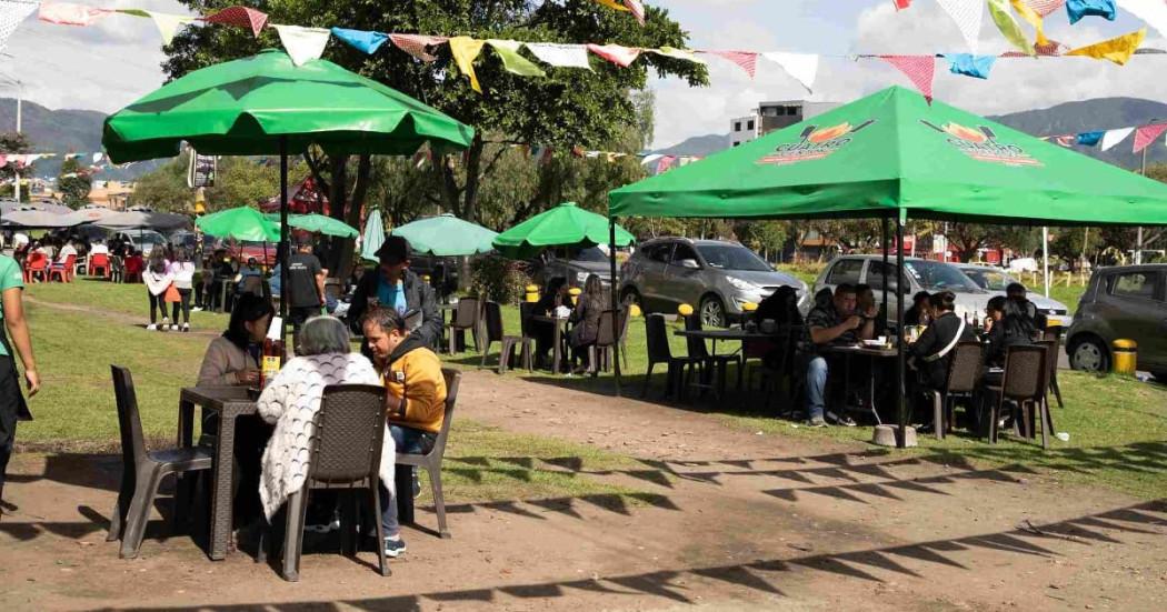 Foto de bogotanos y bogotanas en la Zona A de Bogotá.
