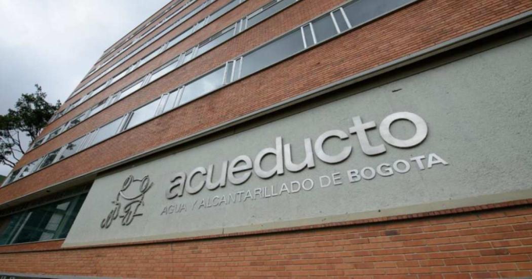 Foto de la fachada del Acueducto de Bogotá.