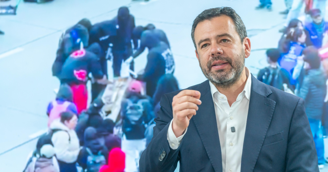 Imagen del alcalde Carlos Fernando Galán hablando