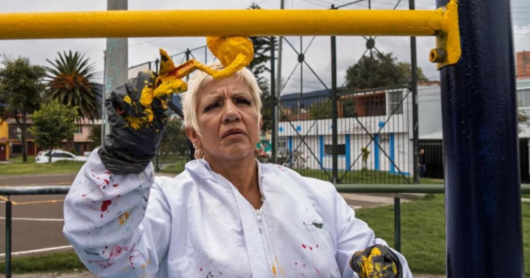 Ciudadana bogotana participa en embellecimiento de parque de la urbanización Quiroga