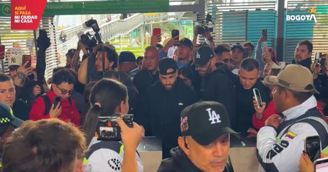 Foto de Nicky Jam en TransMilenio