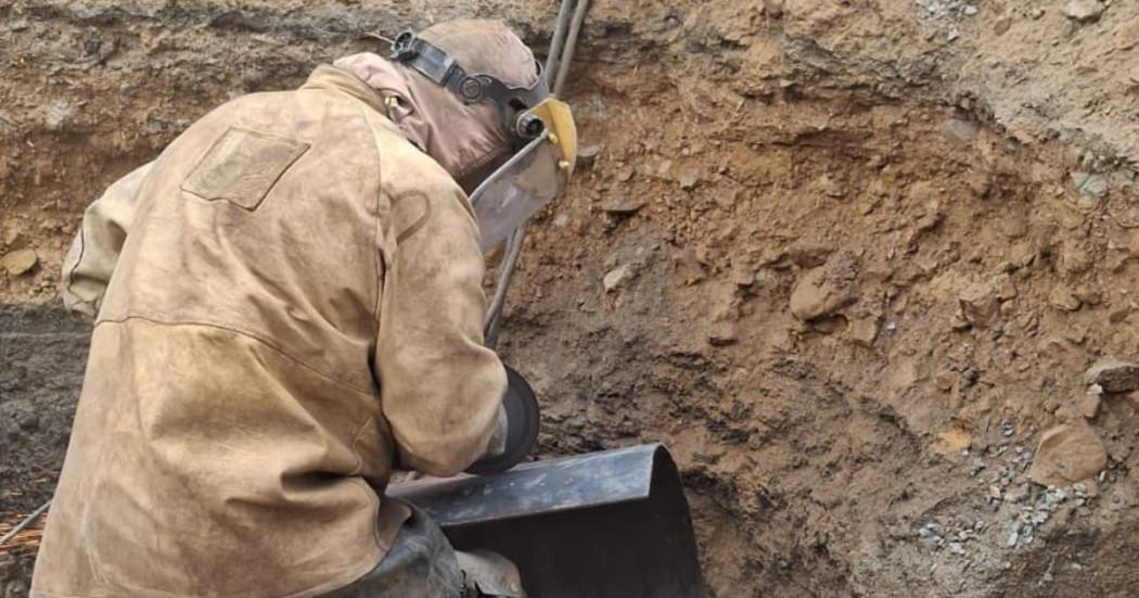 Foto de un trabajador del Acueducto