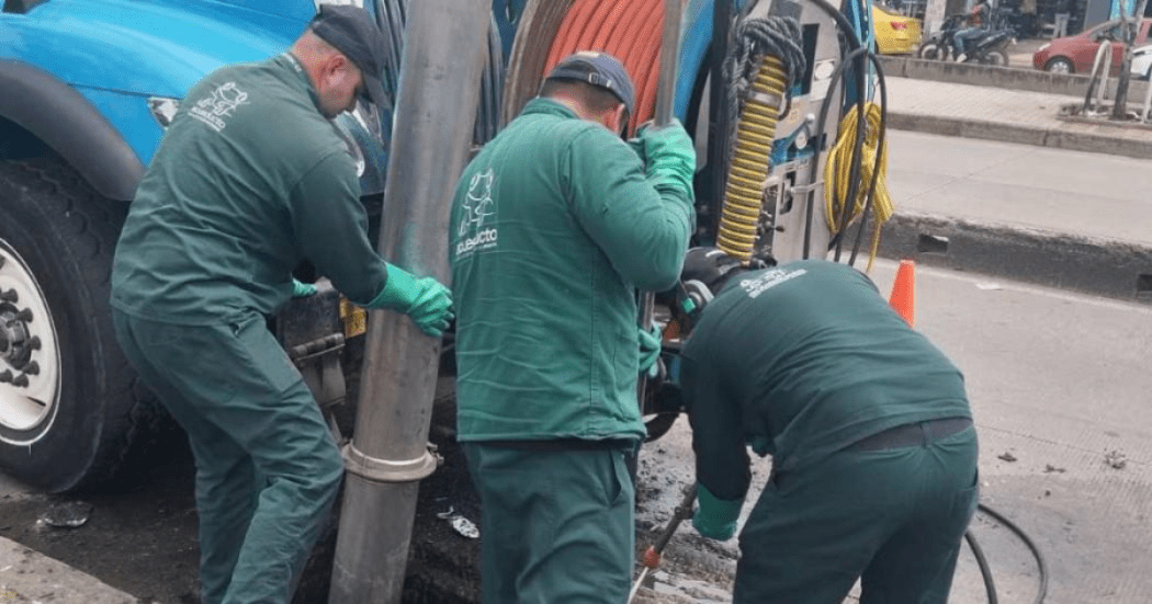 Trabajadores del Acueducto de Bogotá.