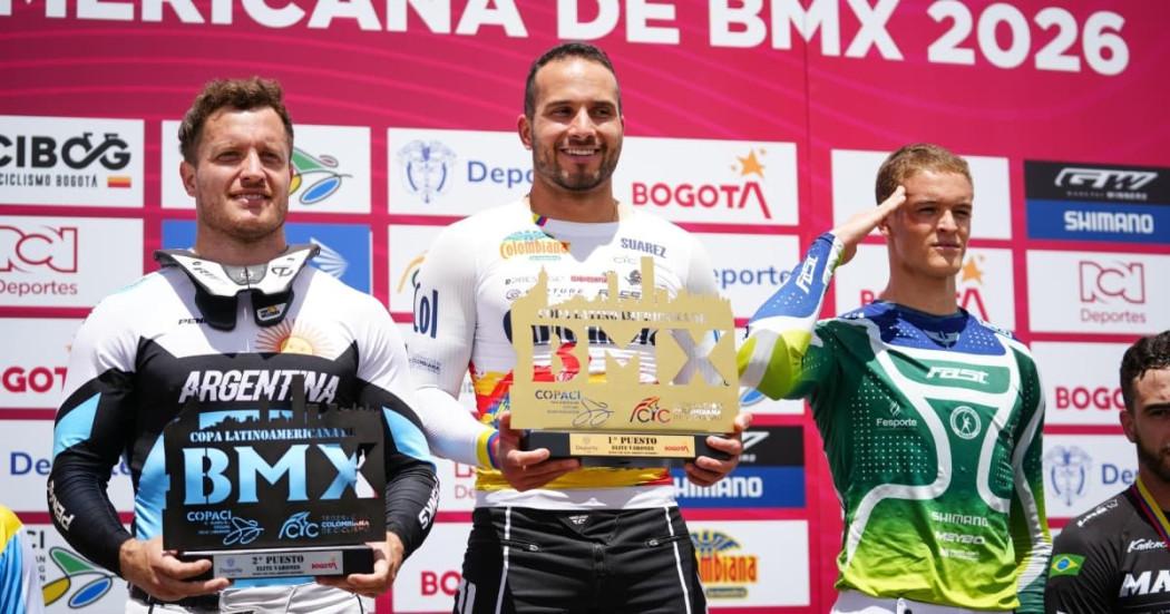 Ciclista ganador del Equipo Bogotá de BMX