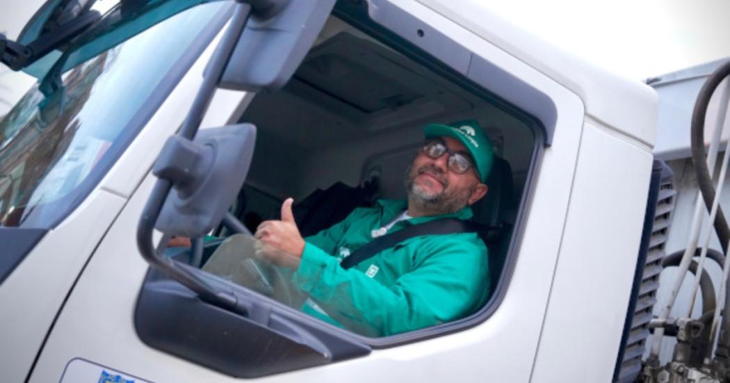 Foto que muestra una persona sonriendo 