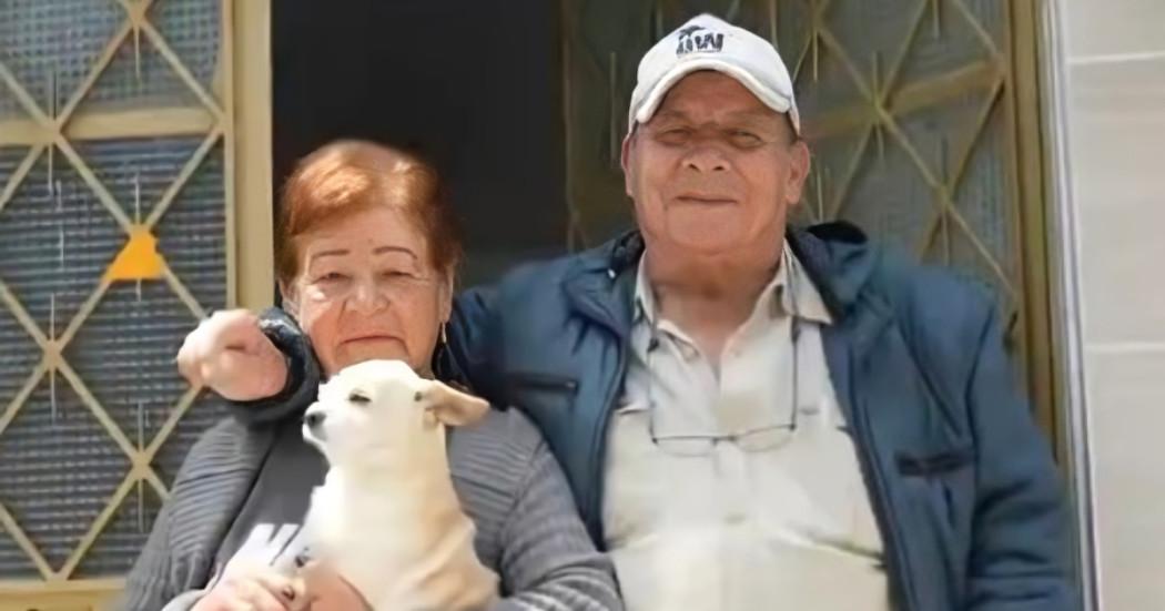 Foto que muestra dos personas sonriendo en un proceso de mejoramiento de vivienda en Bogotá.