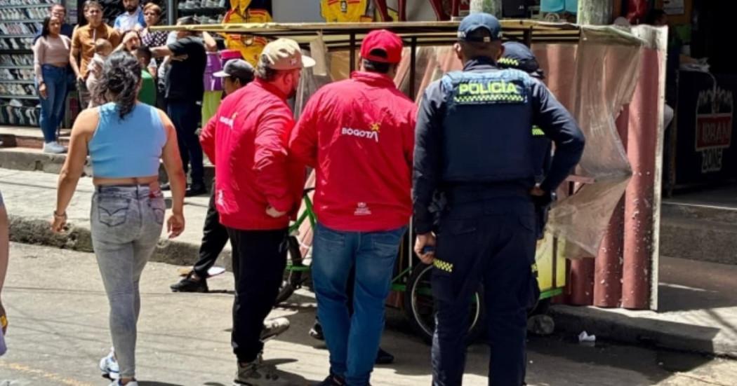 Funcionarios y policía en operativo