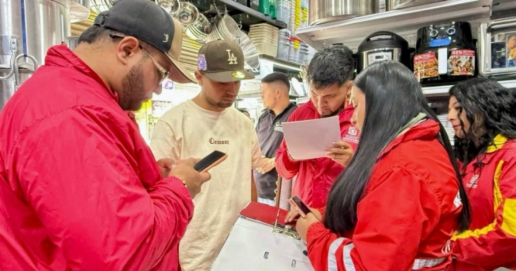Foto de funcionarios del Distrito en operativo de seguridad