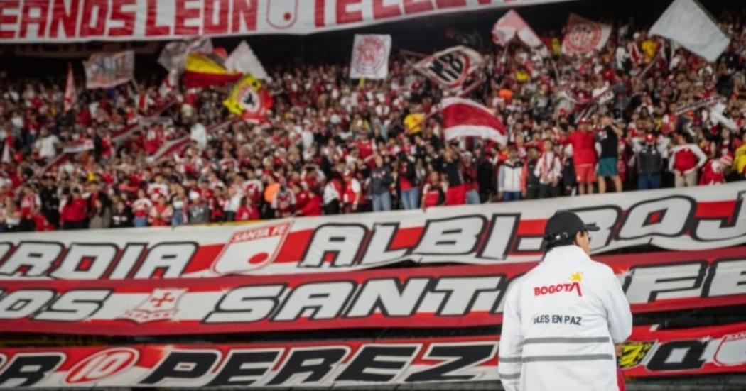 Gestor de diálogo frente a la hinchada de Santa Fe