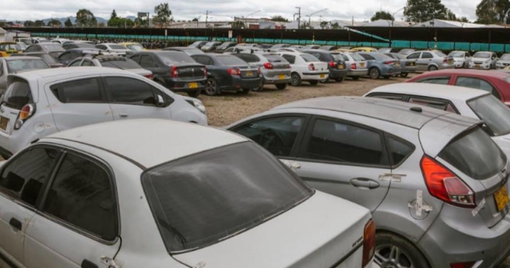 Foto de carros en patios 