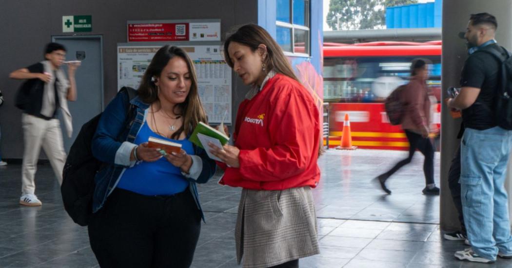 Imagen de 'Lecturas en Movimiento' en Transmilenio