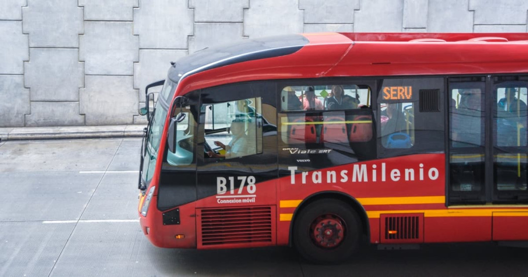 Foto de un bus de TransMilenio en Bogotá.