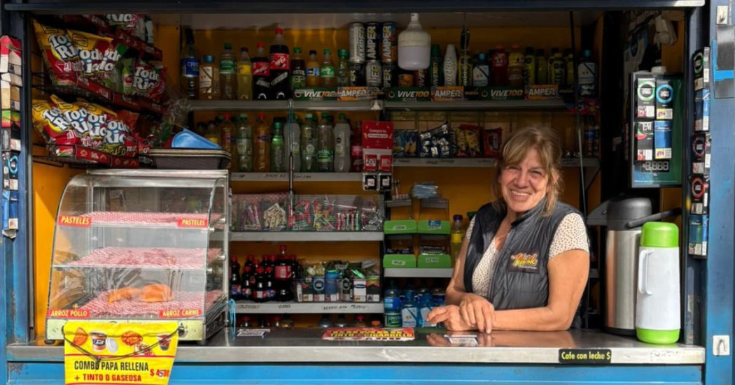 Foto de Yadira, una de las beneficiarias del programa de quioscos y módulos comerciales del IPES en Bogotá.
