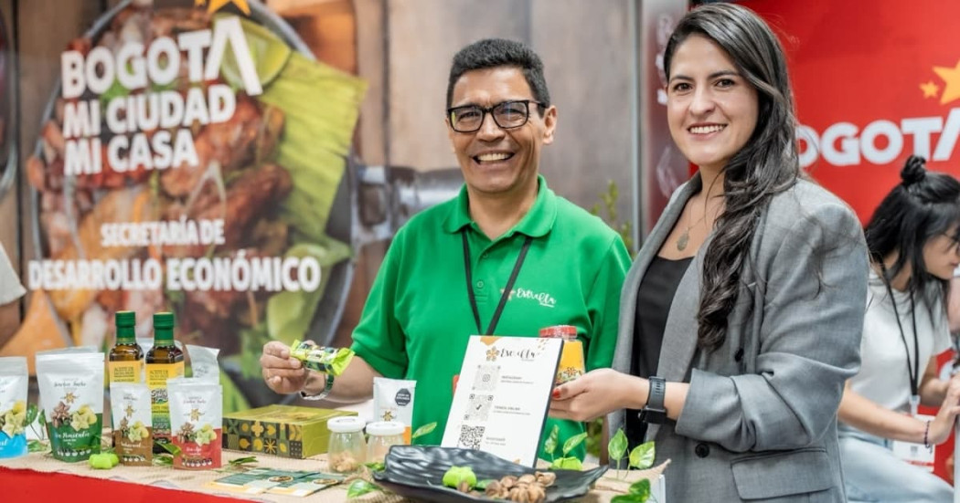 Foto de empresarios del programa ‘Bogotá Corazón Productivo’ en la feria Alimentec 2026.
