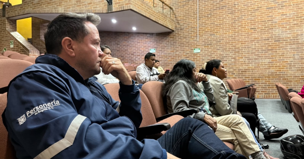 Foto de una charla ciudadana en la localidad de San Cristóbal