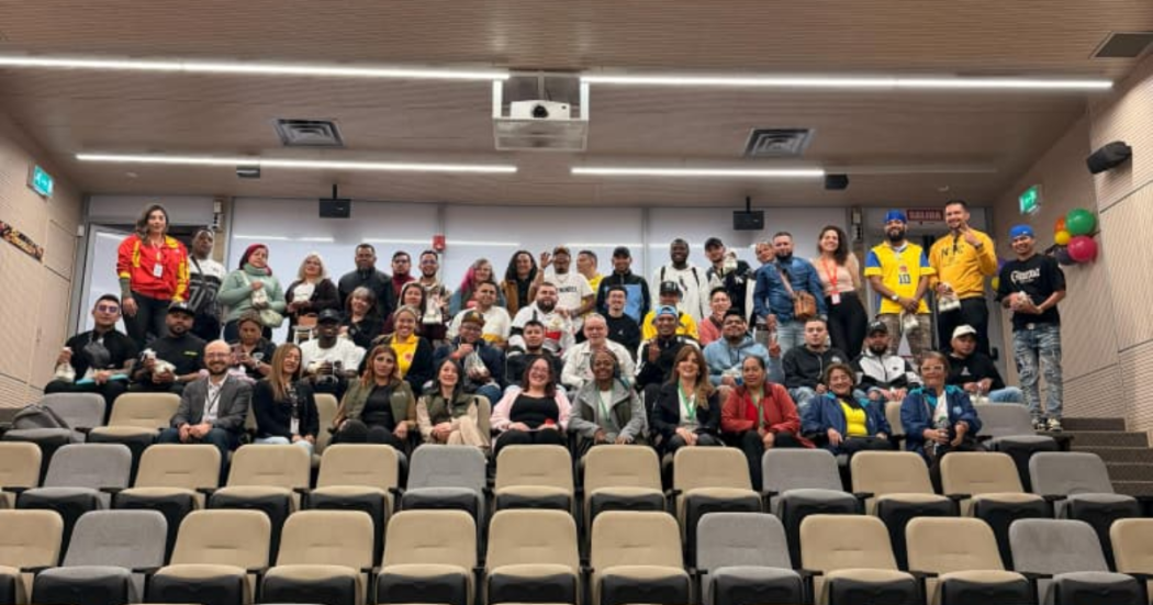 Foto de ciudadanos de la localidad de Suba en un auditorio 