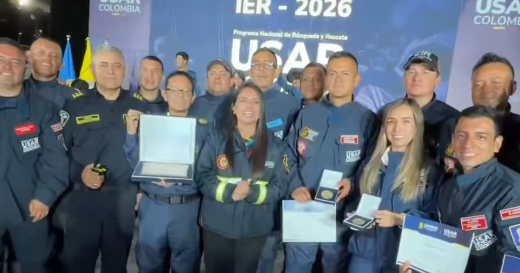 Equipo de USAR COL-1 recibiendo el reconocimiento de INSARAG-Naciones Unidas.