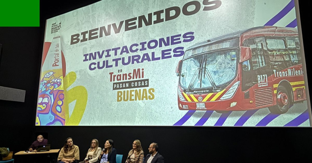 Imagen de representantes de entidades públicas en encuentro "En TransMi pasan cosas buenas".