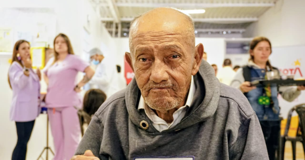 Imagen de un adulto mayor 