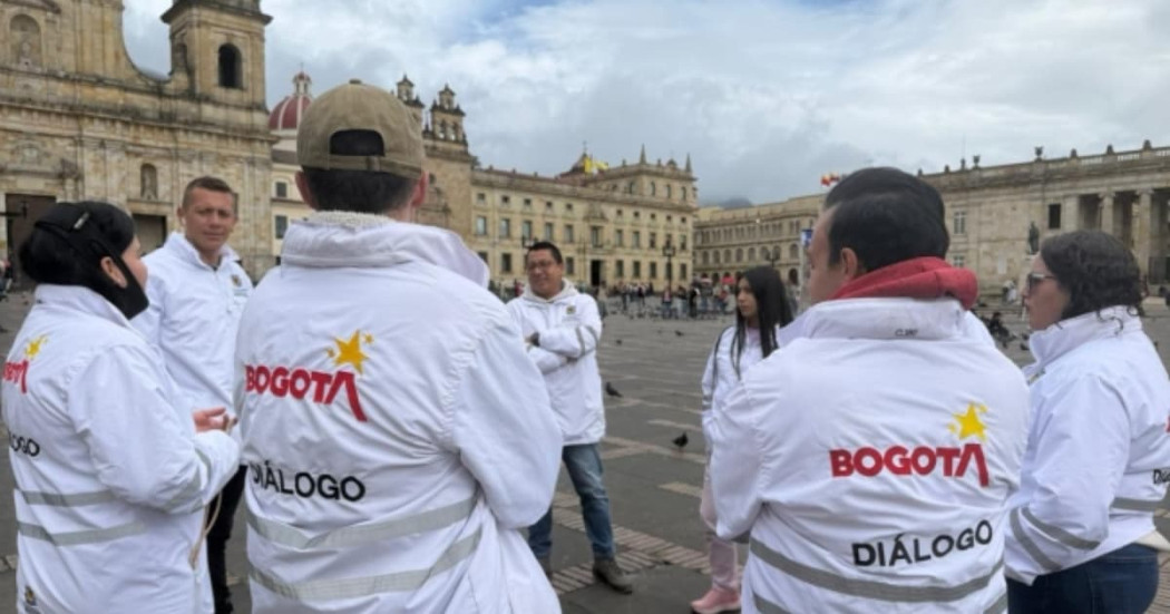 Gestores y gestoras de Diálogo Social reunidos en la Plaza de Bolívar