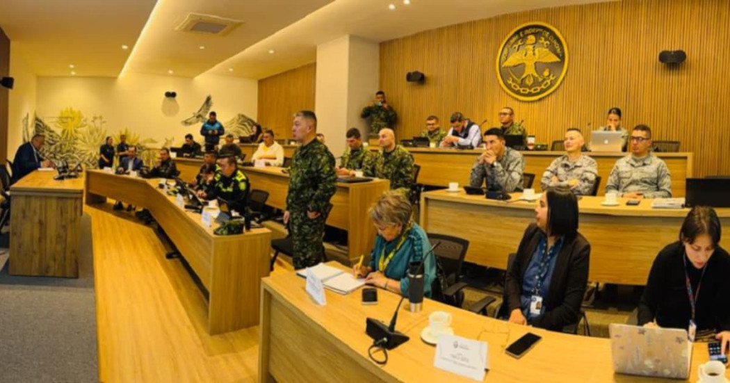 Funcionarios reunidos en el Consejo de Seguridad Departamental