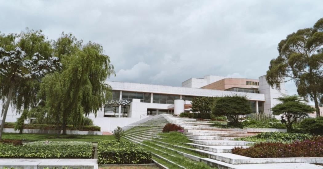 Imagen exterior Biblioteca Pública Julio Mario Santodomingo