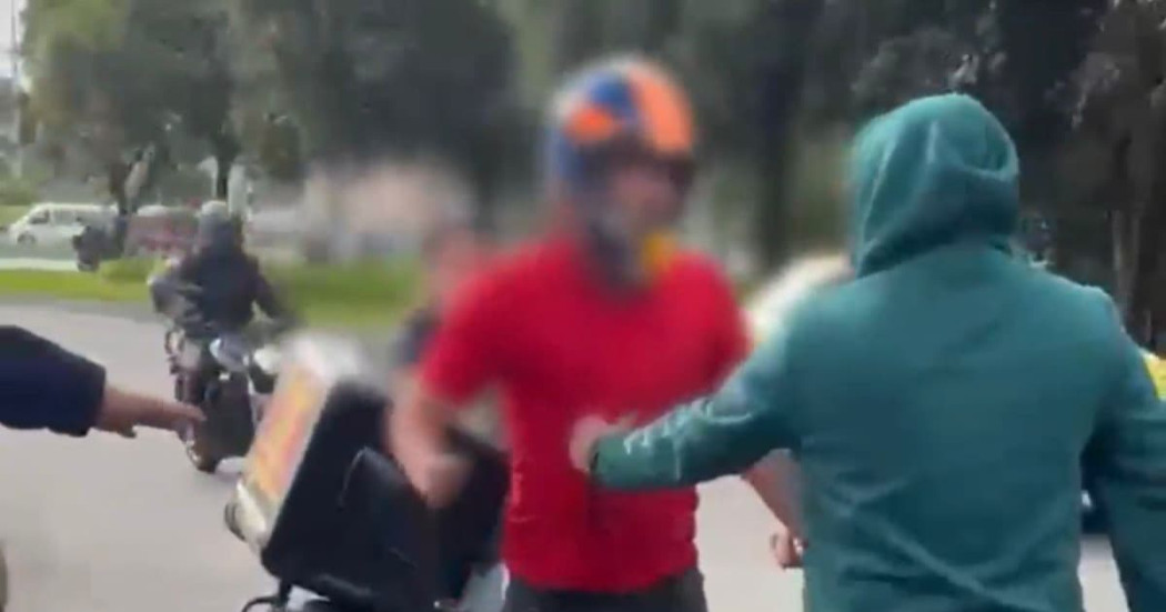 Uno de los hombres capturados por extorsión.