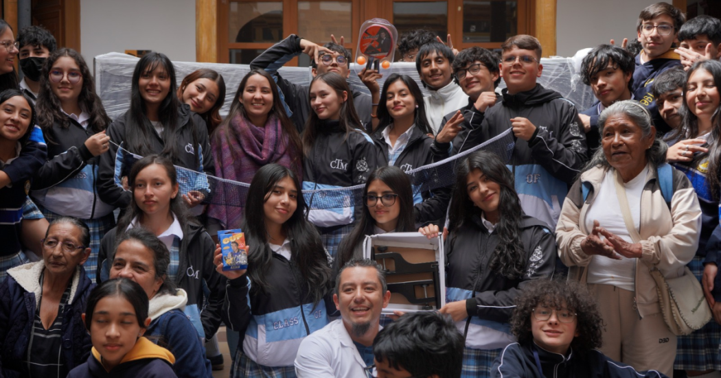 Foto de un grupo de estudiantes de un colegio de Bogotá