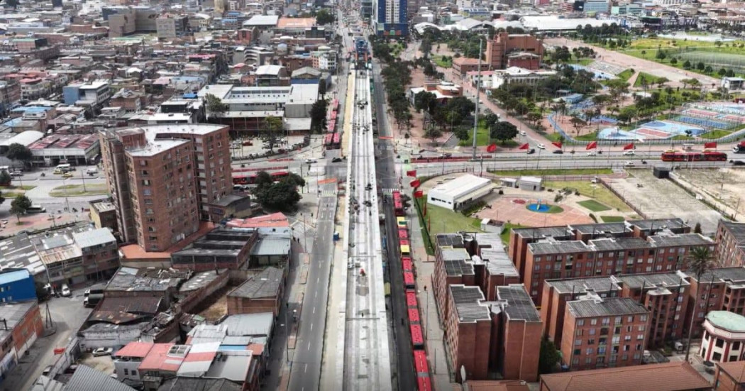 Foto de frente de obra del Metro .