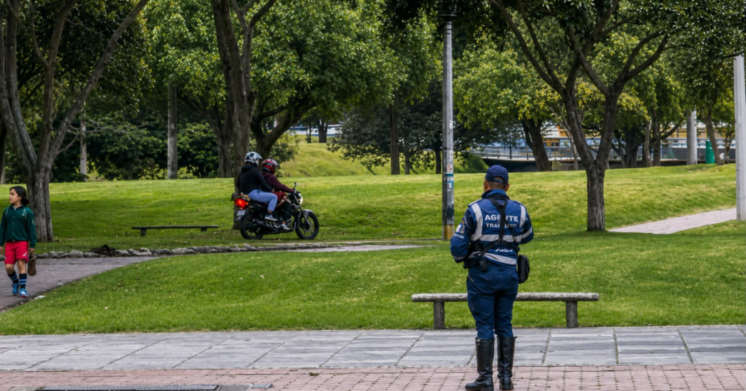 Foto de funcionarios del Distrito en operativo de seguridad