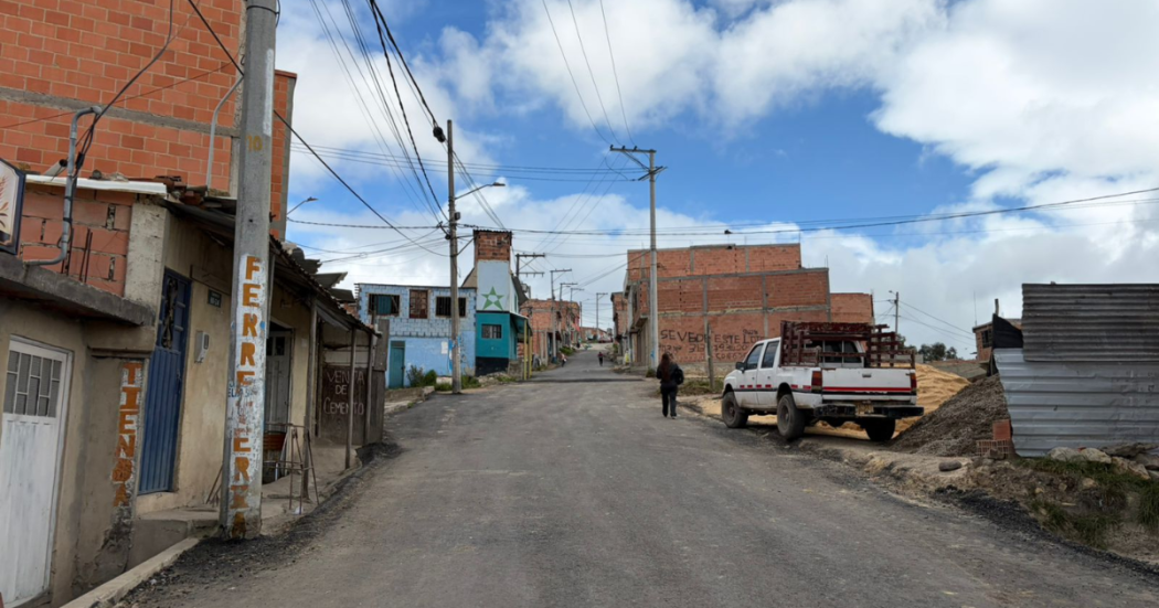 Foto de una vía terminada en la localidad de Ciudad Bolívar
