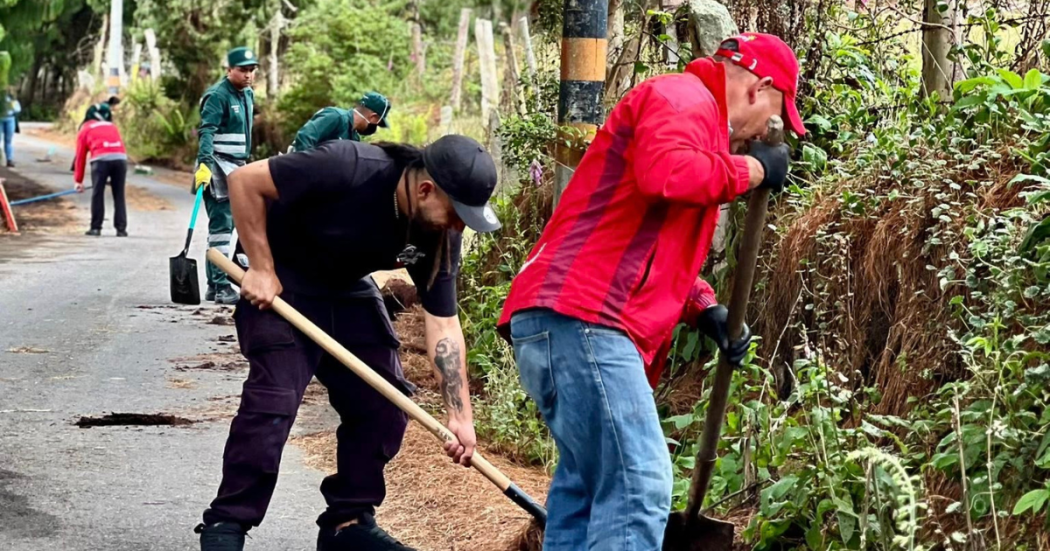 Foto de funcionarios del Distrito en operativo de limpieza