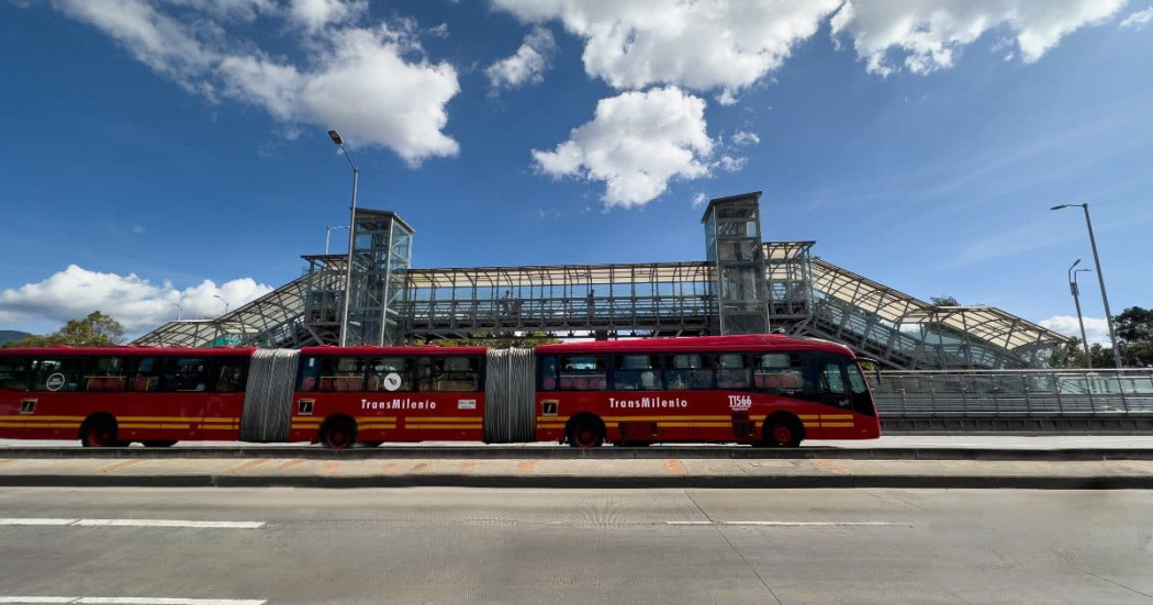 Foto de un bus de TransMilenio