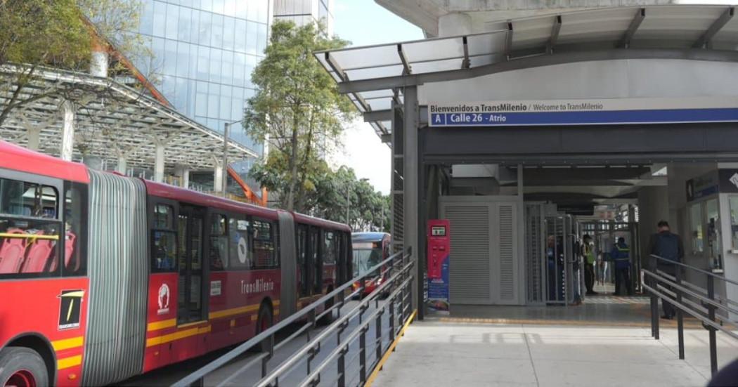 Foto de una estación de TransMilenio