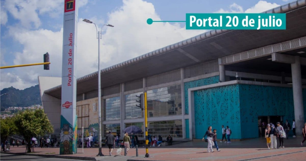 Foto del Portal 20 de Julio de TransMilenio en Bogotá.