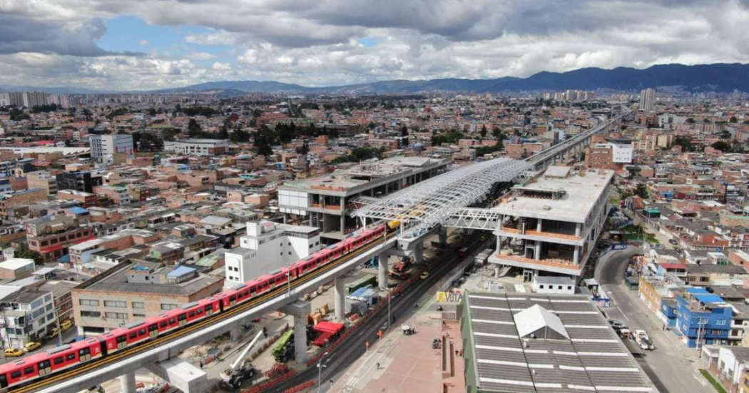 Foto de un tren del Metro 