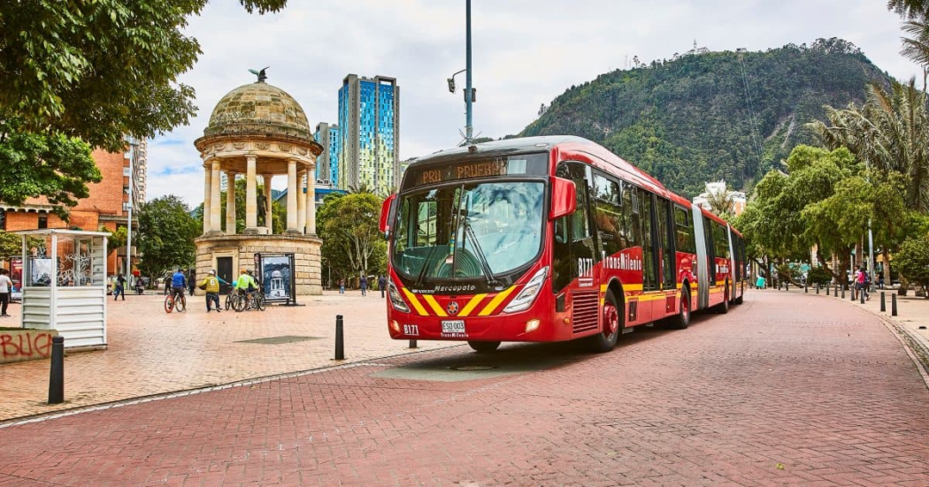 Foto de un bus de TransMilenio