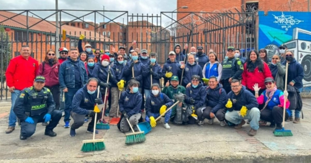 Foto de la jornada de limpieza en Campo David y San Bernardo en el centro de Bogotá.