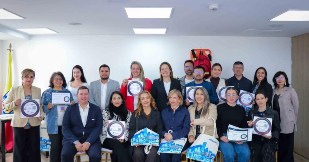 Foto de la entrega reconocimientos de TUR4all a experiencias y servicios en turismo en Bogotá.