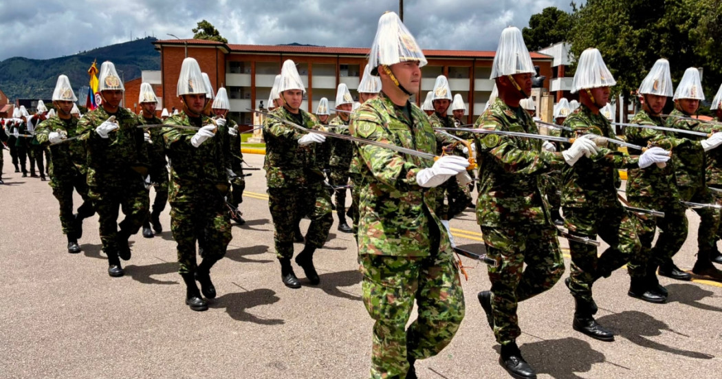 Soldados ensayando para el Desfile Militar