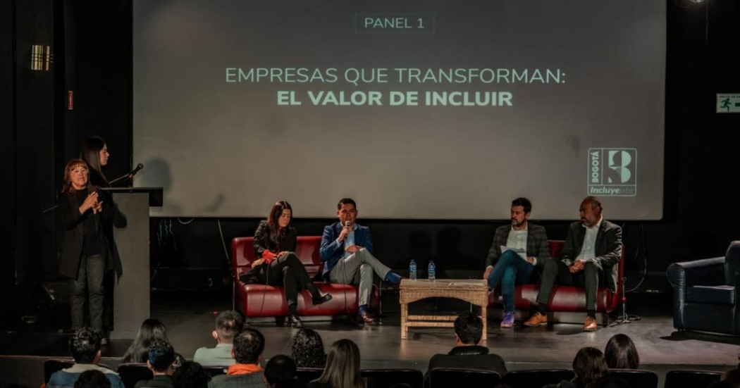 Foto de un foro del Congreso de Inclusión Productiva en Bogotá.