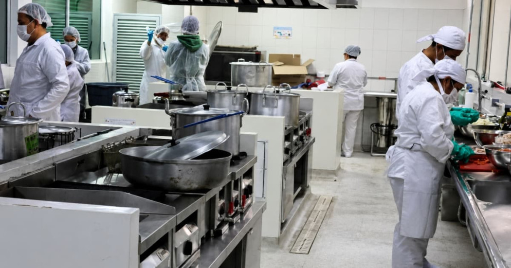 Foto de personas de una empresa de alimentos en Bogotá.