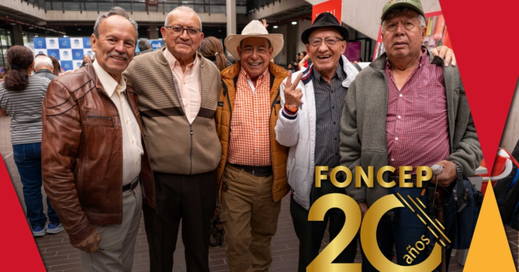 Foto de cinco adultos mayores de Bogotá