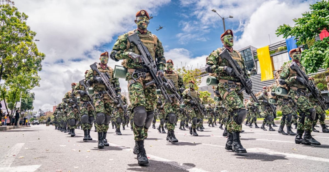 Foto militares durante el desfile del 20 de Julio en Bogotá.