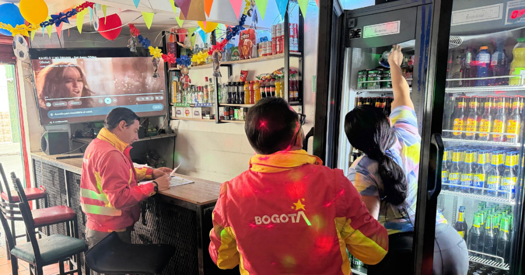 Foto de funcionarios del Distito en un operativo de control