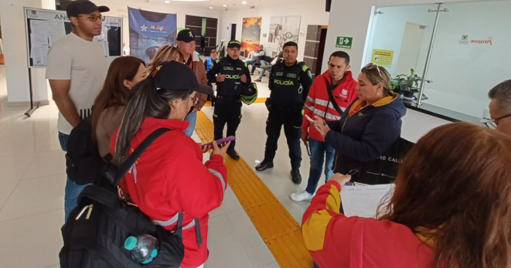 Imagen de varios funcionarios durante los operativos