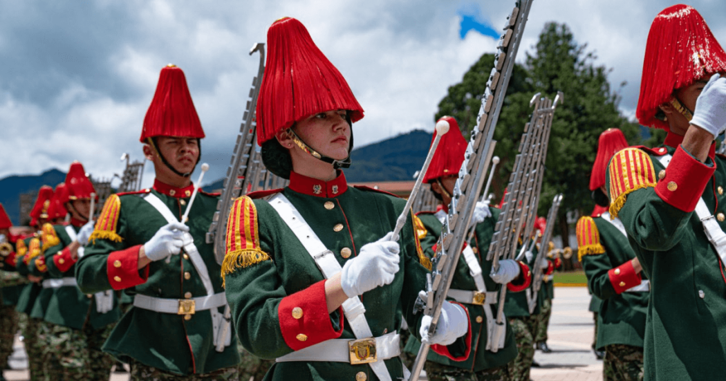 Banda de guerra en desfile del Ejército.